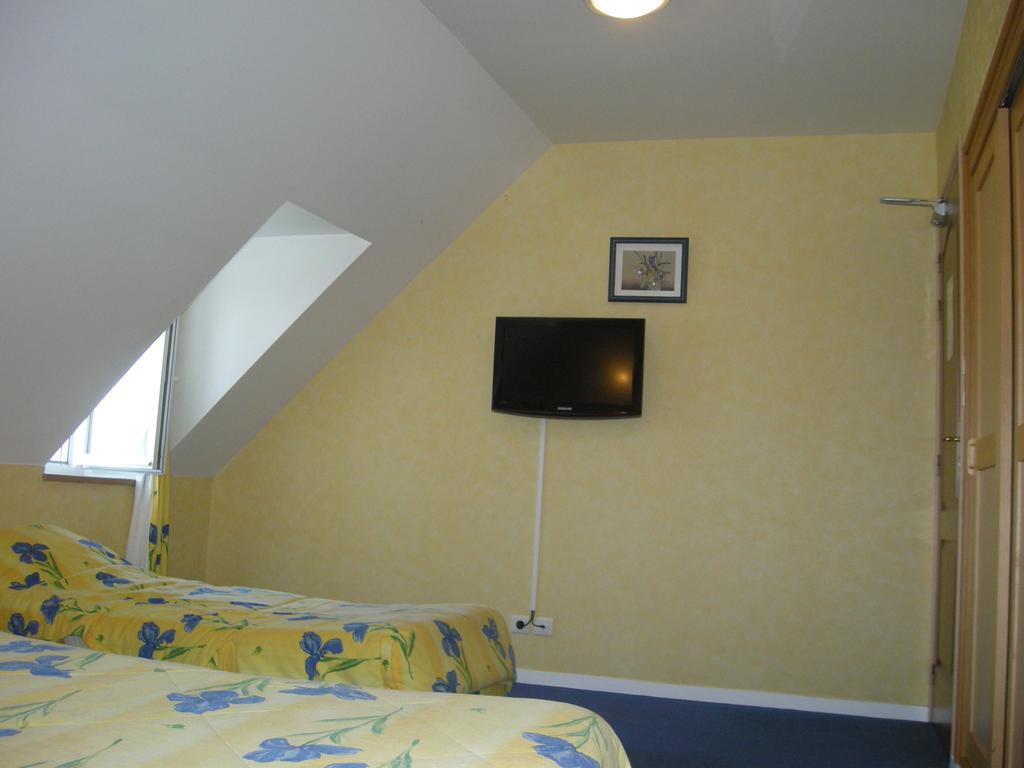 Hotel La Renaissance Cherbourg-en-Cotentin Quarto foto